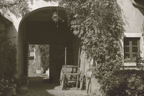 Construction of the outbuildings