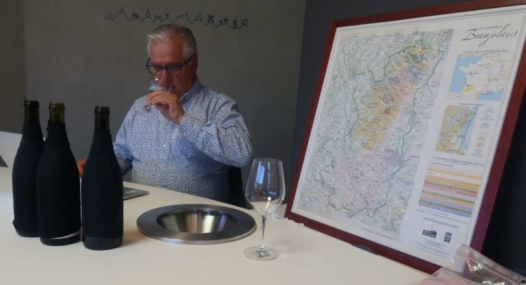 Les Buvologues  - Beaujolais Blancs, la force cach&eacute;e du Beaujolais ! - 2026/05